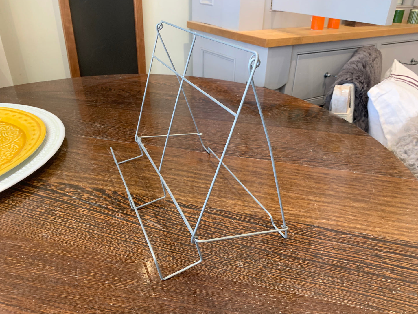 Metal Cookbook Stand