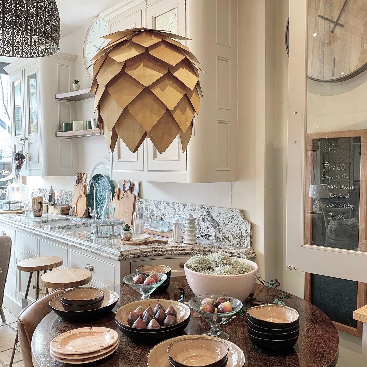 Artichoke Pendant Light in Golden