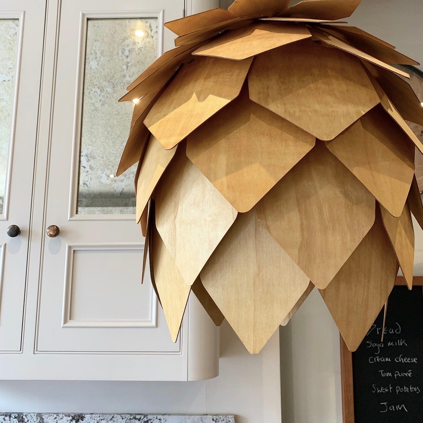 Artichoke Pendant Light in Golden