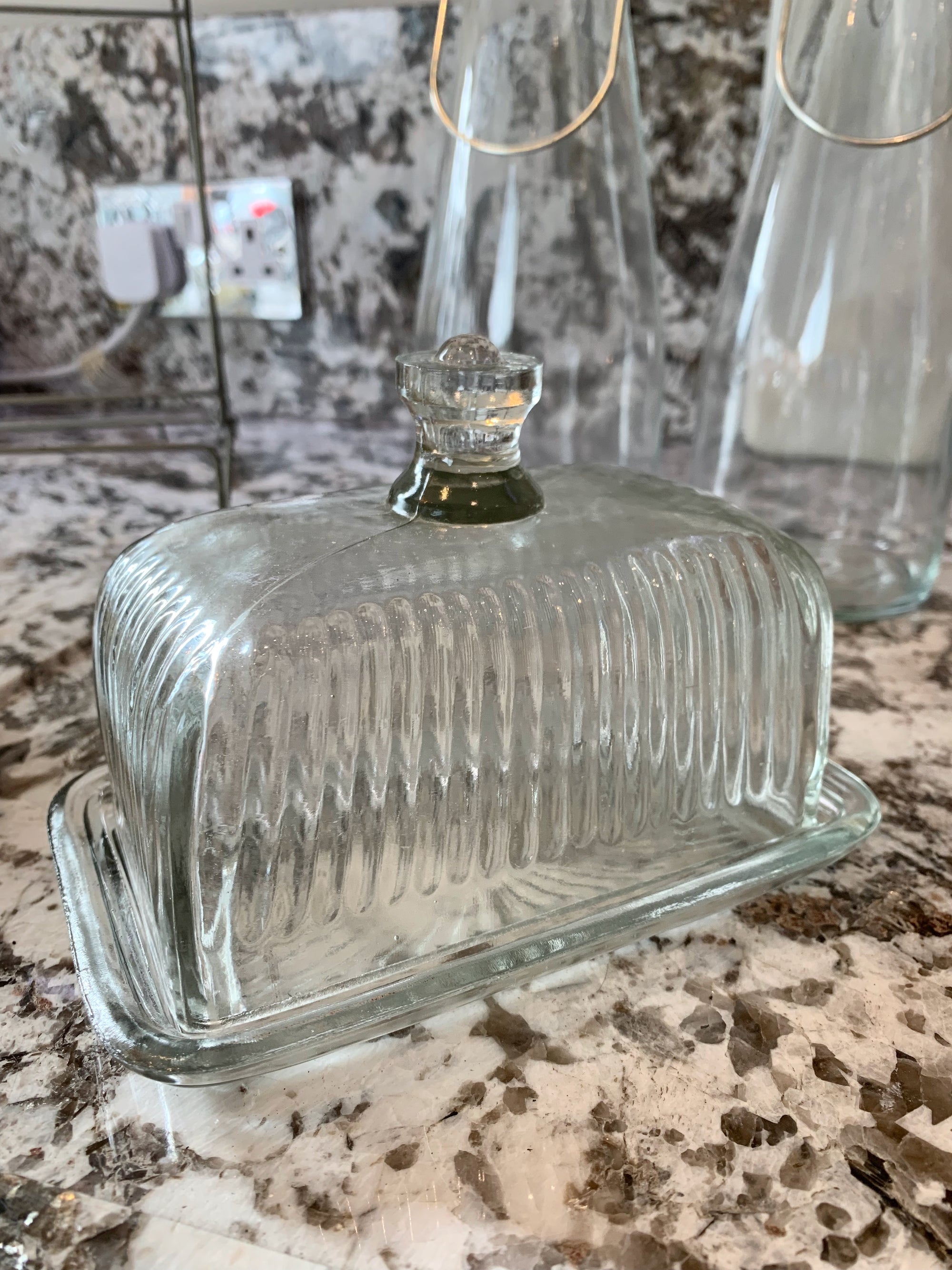 Butter Dish with Handle
