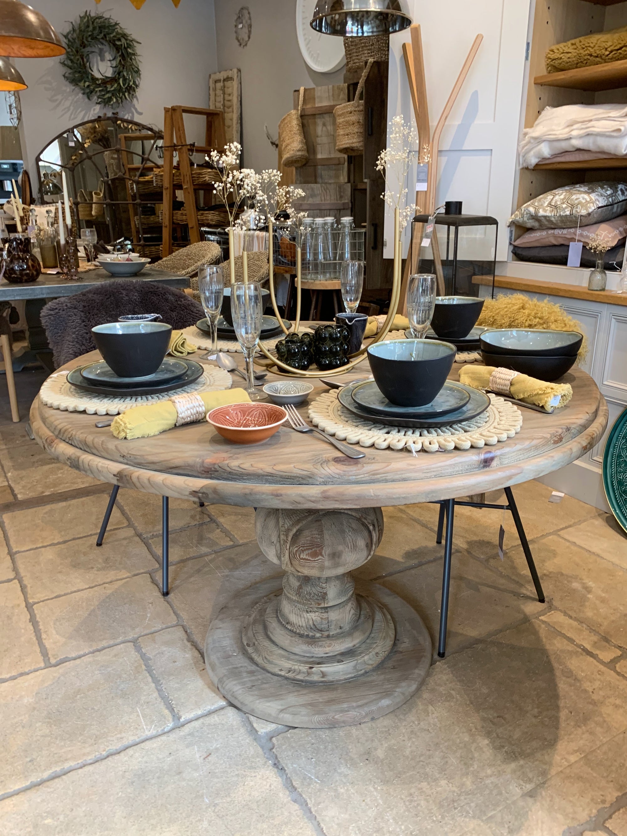 Reclaimed Pine Round Table - Ex Display
